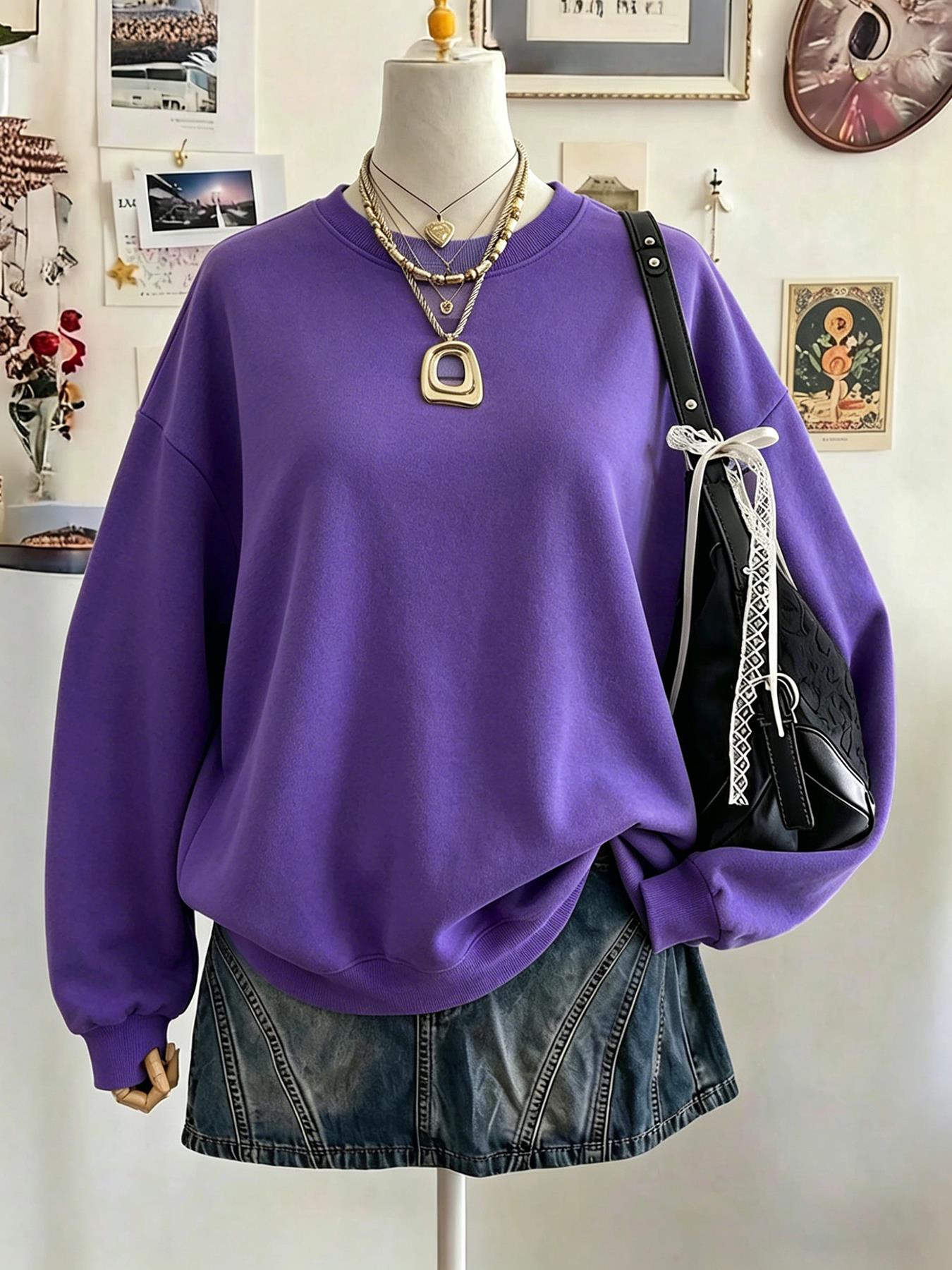 Winter Clothing On Sale - Wyprzedaż: Damska czarna bluza z okrągłym