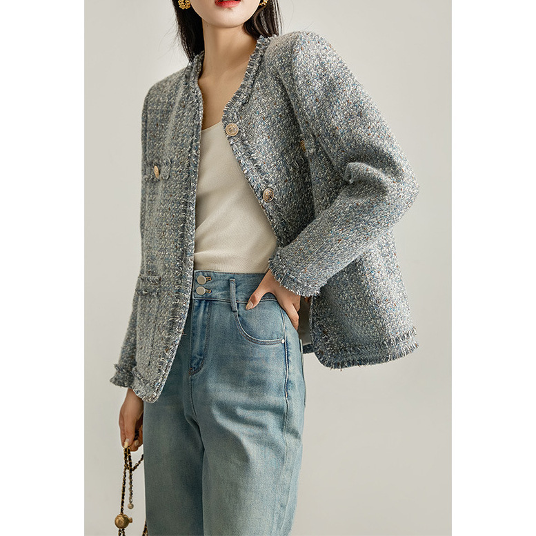 Wełniany, ekskluzywny, krótki  – Winter Clothing In French recenzja i cena